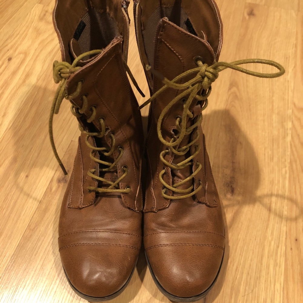 combat boots